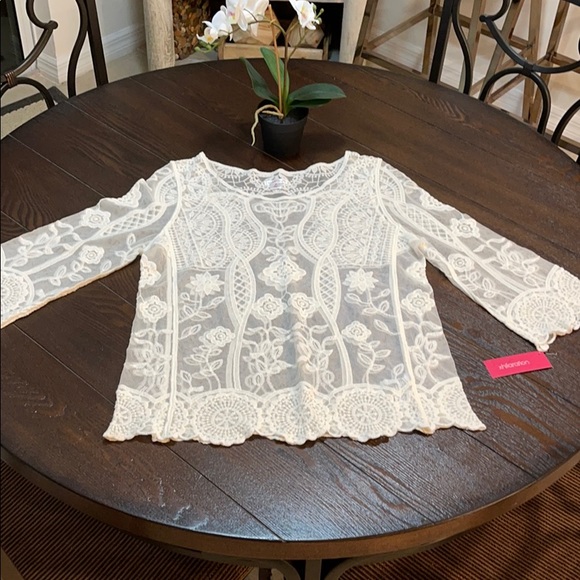 NWT Xhilaration Lacey top - Picture 1 of 4